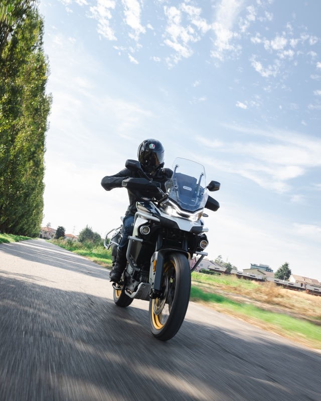 DueruoteTG #200 - CFMoto 800MT Explore: perché sì (e perché no)